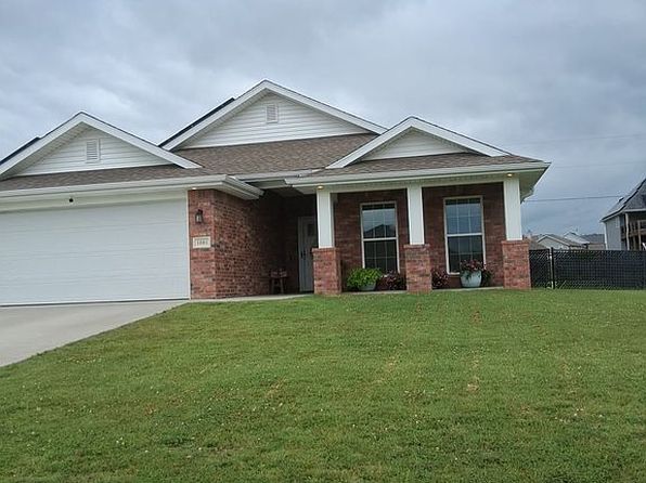 1001 Summerlyn Ln