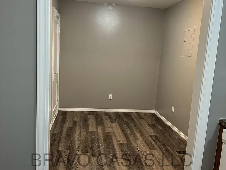 2932 S Glenn Ave — Photo 5
