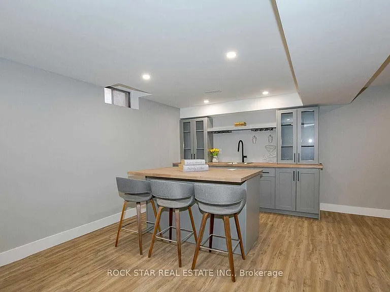 160 River Oaks Blvd E — Photo 37
