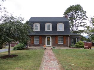 406 E Scottland Rd, Covington, VA 24426