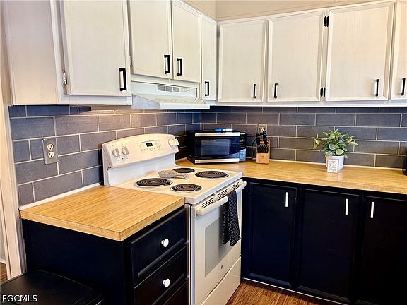 4th image of 2790 Indianwood Dr