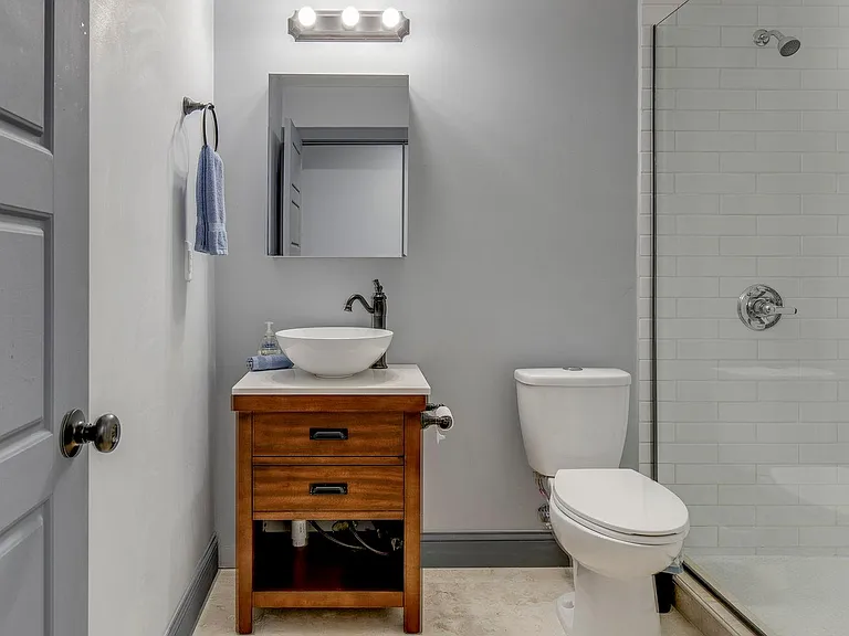 22 Peachtree St — Photo 8