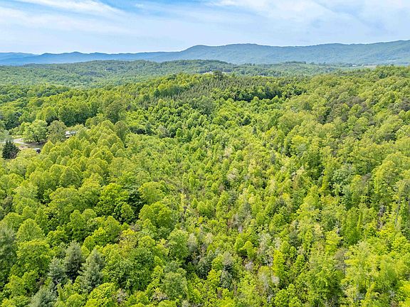 4th image of 928 Ahart Ridge Rd