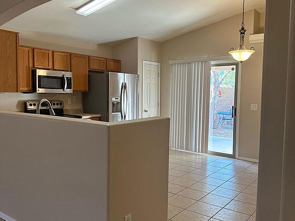 3rd image of 36536 W SAN CLEMENTE Street
