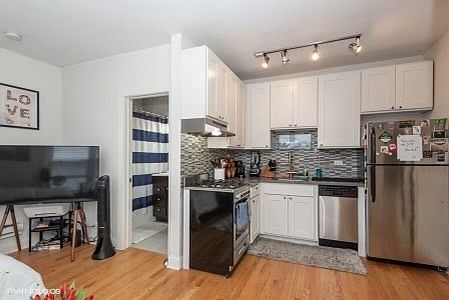 5th image of 4105 N Damen Ave APT 37