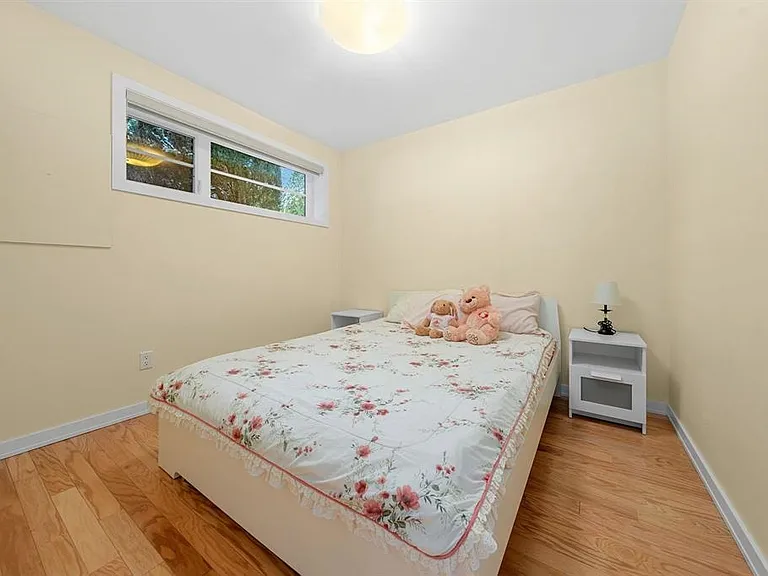 3990 Delbrook Ave — Photo 10
