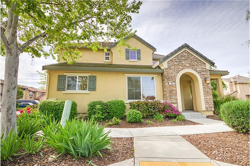 1st image of 754 Hall Ct