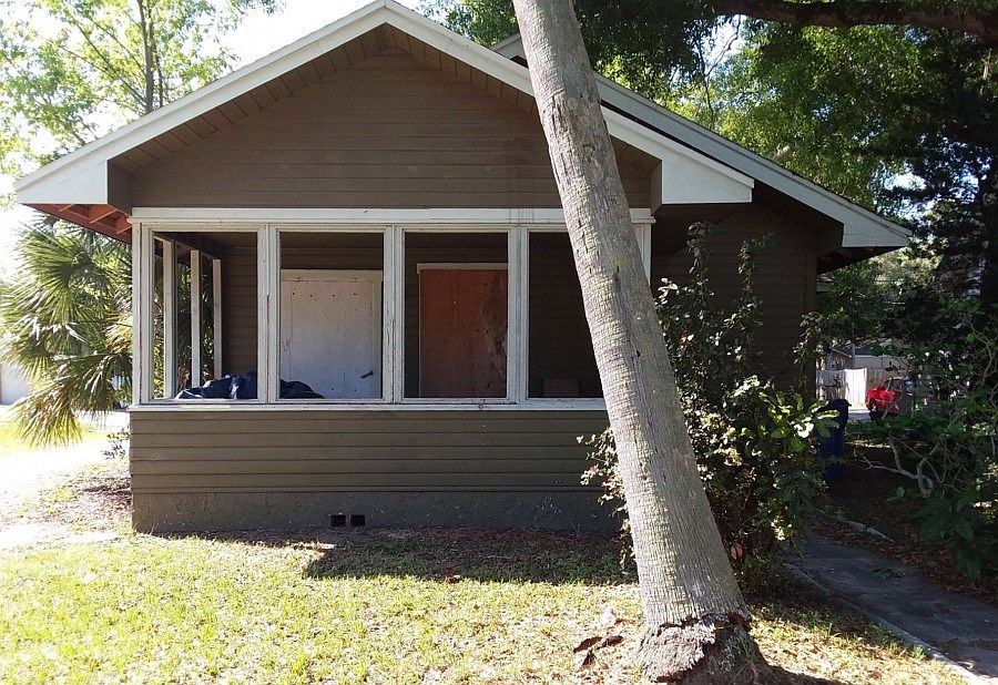 1st image of 958 10th Ave S