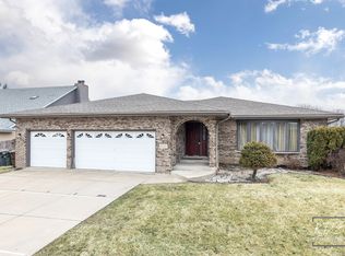 17027 Judy Ct, Oak Forest, IL 60452