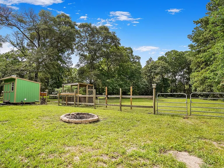 26407 Magnolia Dr — Photo 5