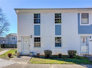 5701 E Bramblegate Rd, Greensboro, NC 27409