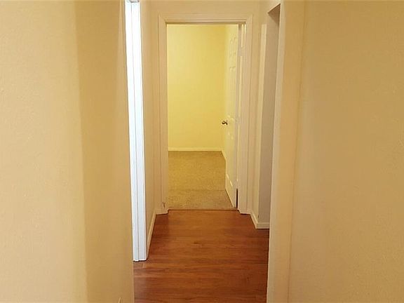 3rd image of 5921 Humbert Ave