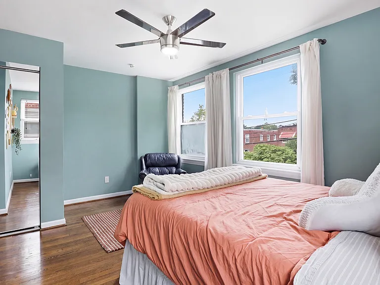 521 Madison St NE #1 — Photo 11