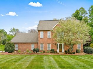 6008 Aaron Place Ln, Kernersville, NC 27284