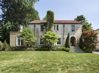 225 Leicester Rd, Kenilworth, IL 60043