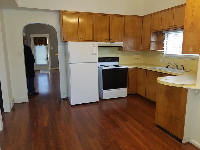 125 S Denver Ave — Photo 4