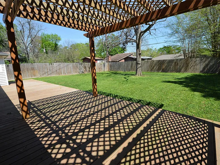 1906 Coulcrest Dr — Photo 27