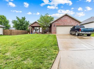 989 W Pembrook Ave, Nixa, MO 65714