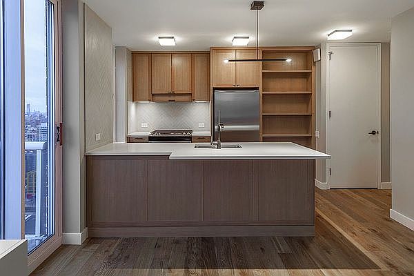 1st image of 560 W 43rd St APT 35C