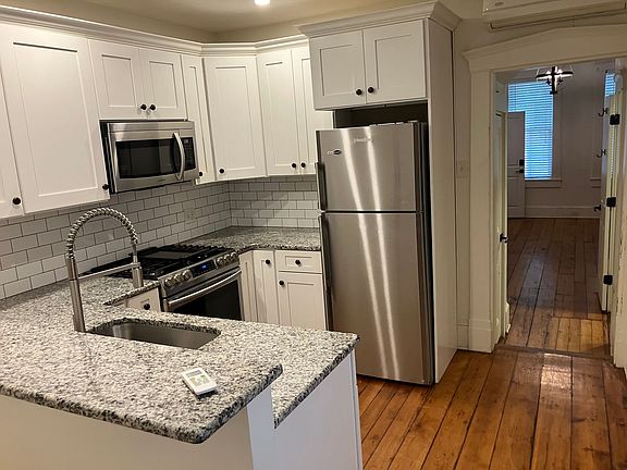 4th image of 26 E Vine St APT 1