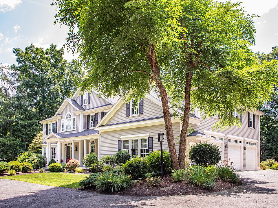 1st image of 85 Parkwood Dr