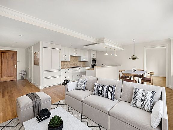 2nd image of 30 W 63rd St APT 16VW