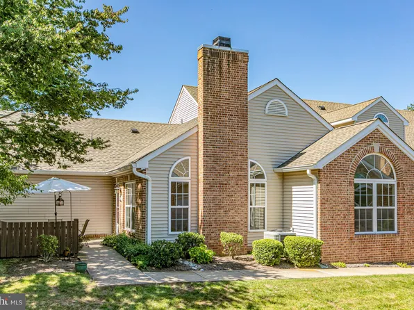 29 Woolsey Ct, Pennington, NJ 08534