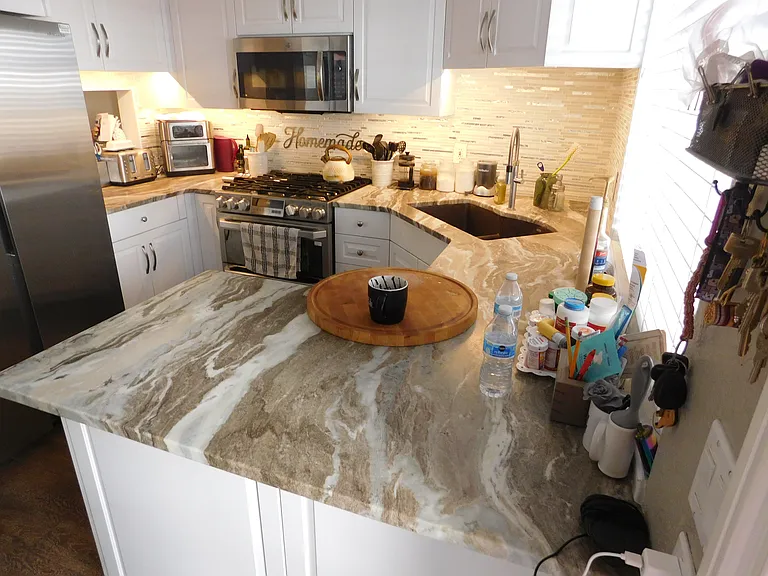 1007 Howard Ave #56 — Photo 8