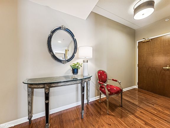 2nd image of 410 W Burlington Ave Unit 507