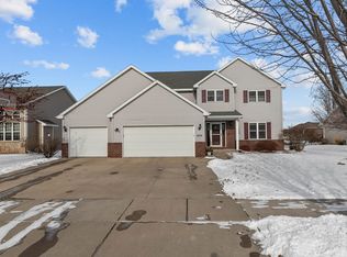 490 Barbie Ct, Appleton, WI 54915