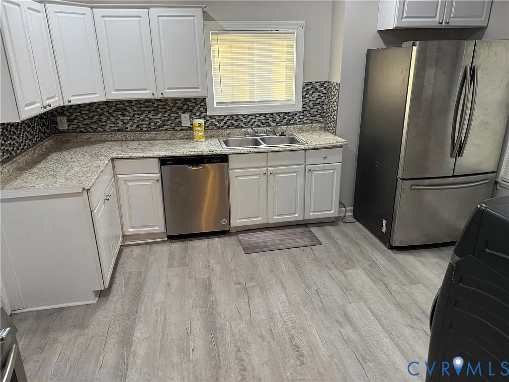 3 bed, 2.0 bath, 1652 sqft, $2,500 — Photo 4