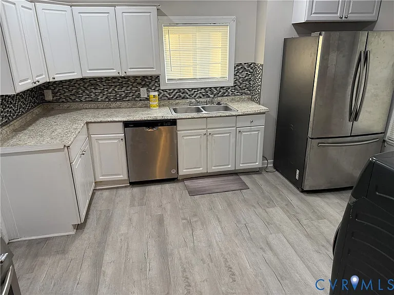 2209 Fairmount Ave — Photo 4