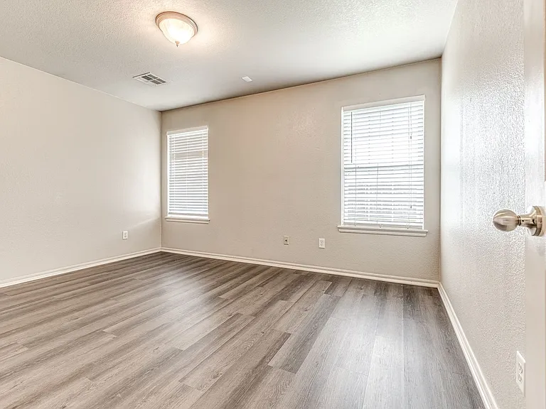 21862 Meadow Mist Ct — Photo 19