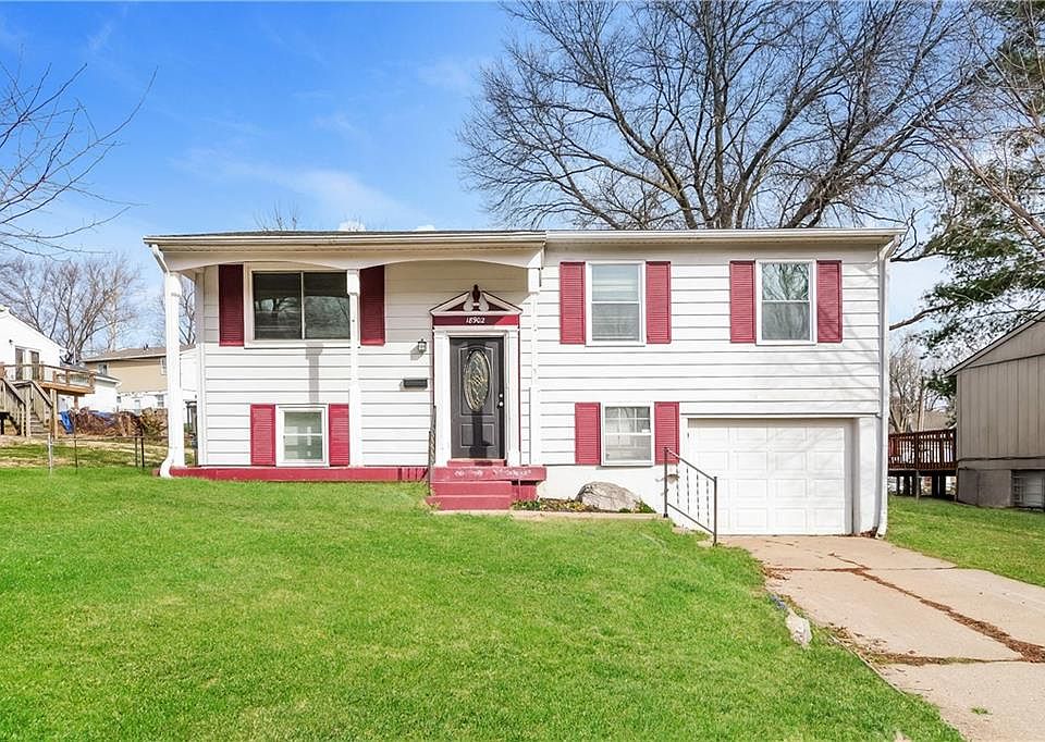 1st image of 18902 E Arrowhead Dr