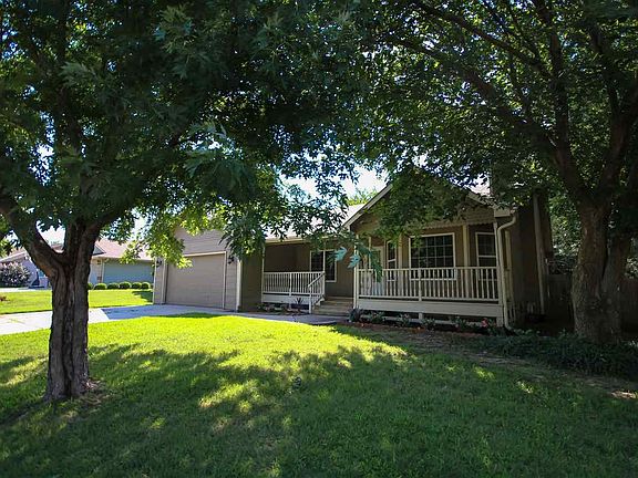 2nd image of 1369 E Longhorn Dr