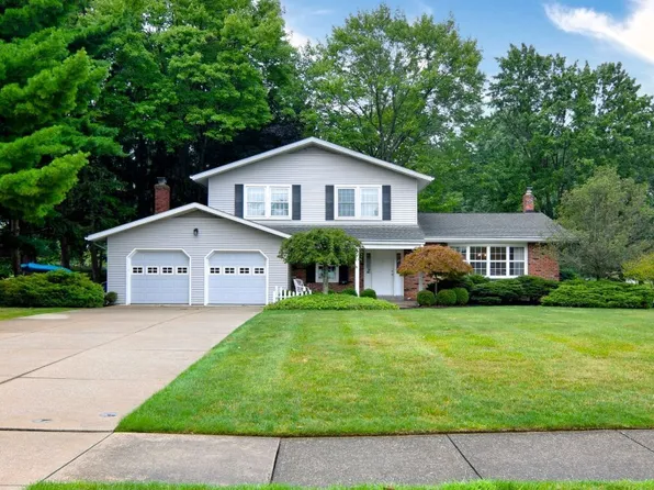 3800 Russett Dr, Broadview Heights, OH 44147