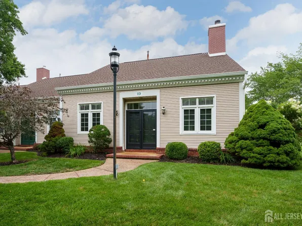 1 Winthrop Dr #D, Englishtown, NJ 07726