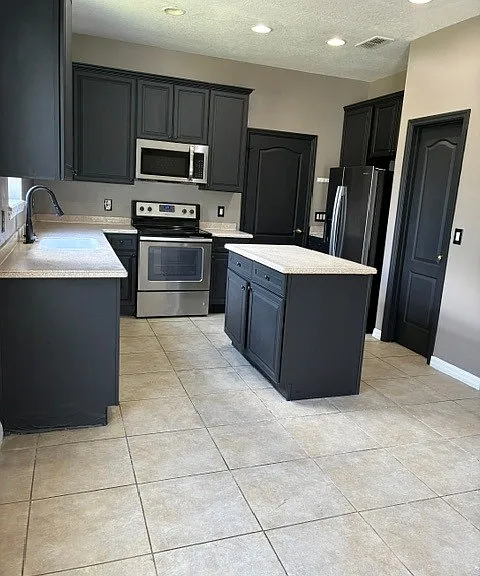 2164 Continental St — Photo 2