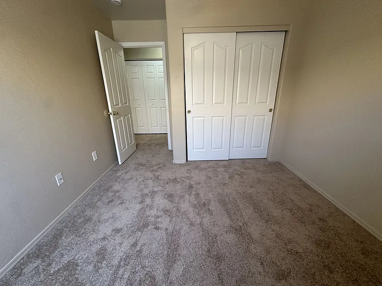 339 N Ocean Dr — Photo 23