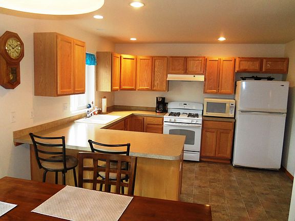 3rd image of 2842 Haig Dr SE