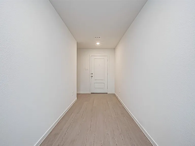 719-719 Falling Cave Dr — Photo 3