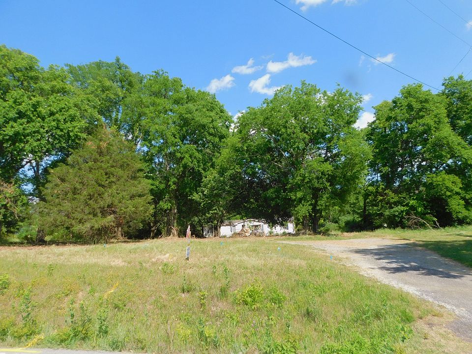 1st image of 887 Douglas Ln