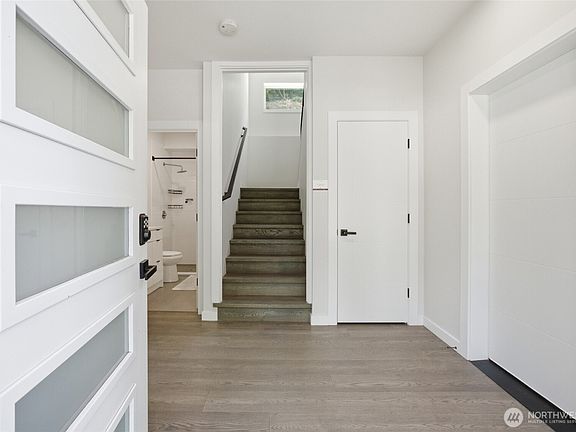 4th image of 7511 Dumar Way SW