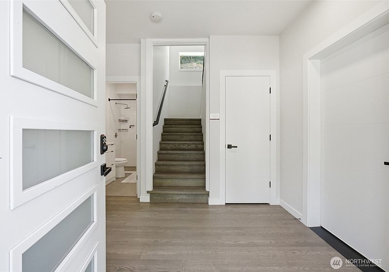4th image of 7511 Dumar Way SW