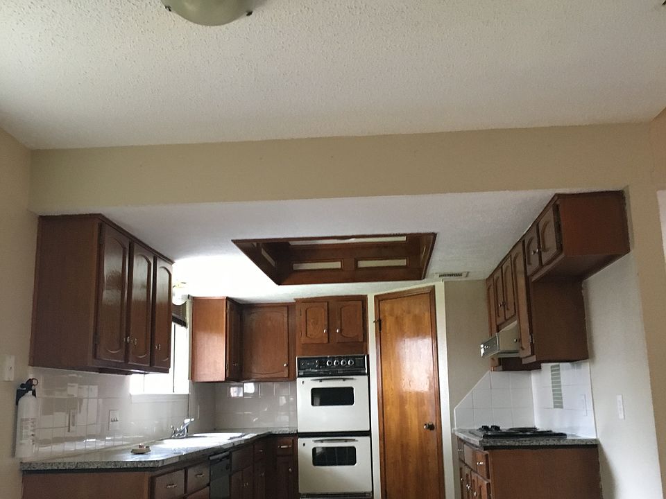1st image of 10010 Lost Trail St