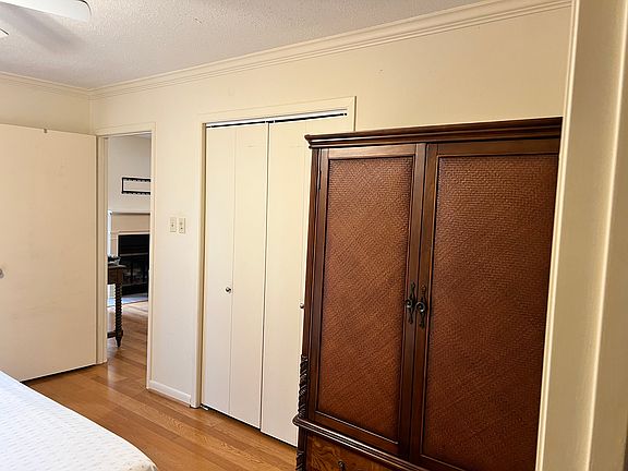 4th image of 3636 Greenacres Dr #20