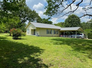 1040 Neill Cemetery Dr, Savannah, TN 38372