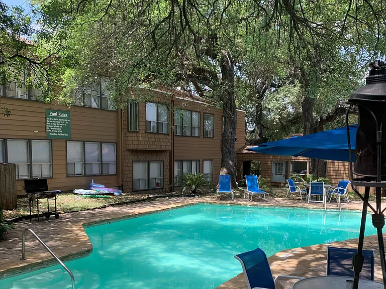 Treehouse Apartments — Photo 5