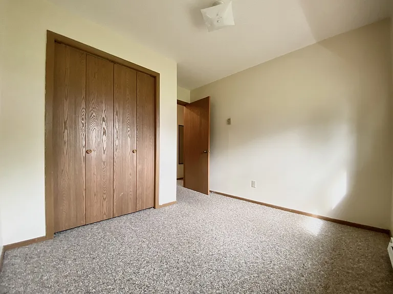 835 E 6th St #6 — Photo 3