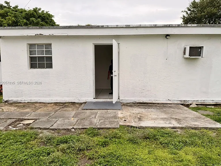 9815 SW 51st Ter #B — Photo 10